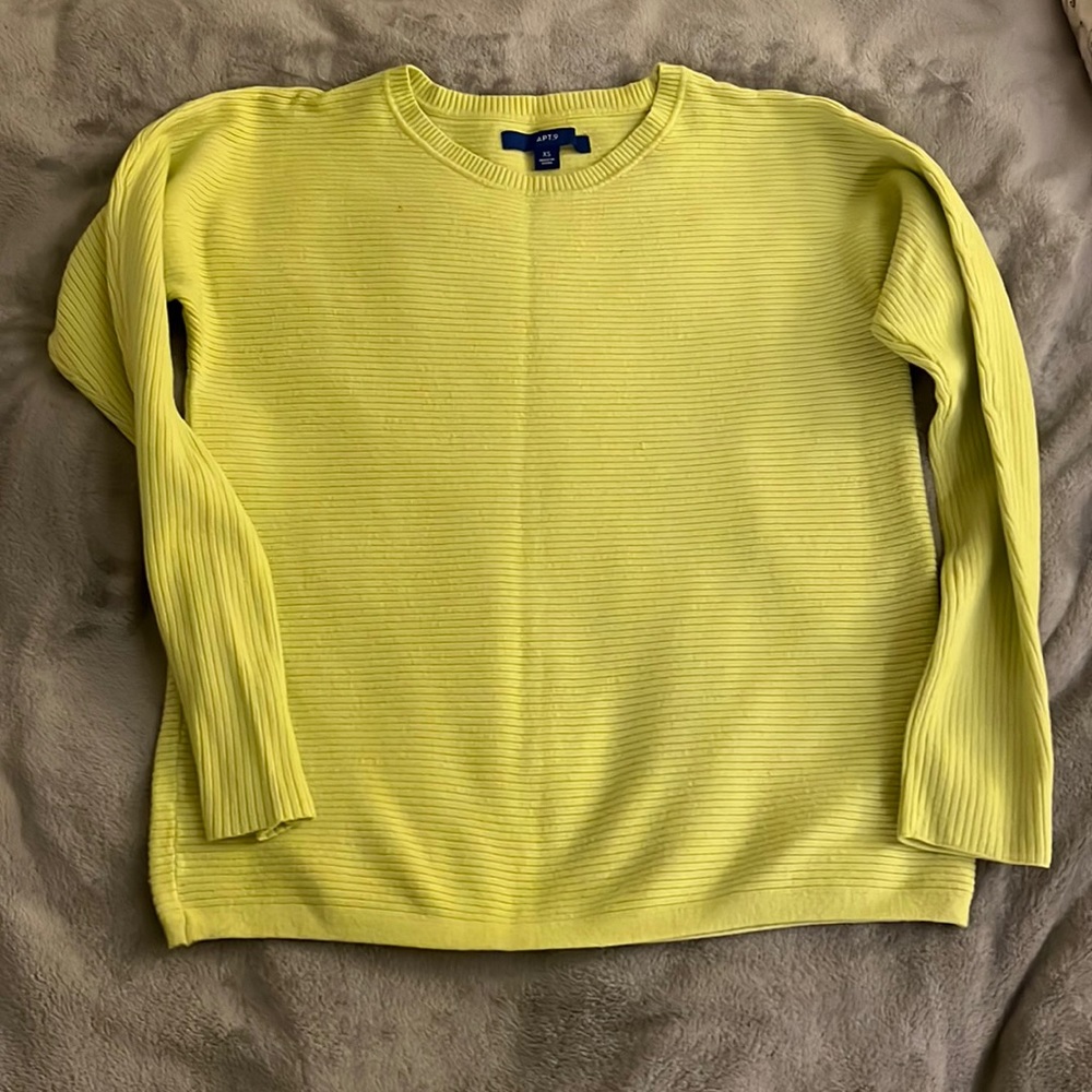 Women’s Ribbed Sweater